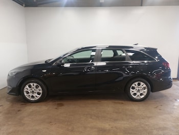 Used Kia Ceed 2023 for sale - 77644723: Photo