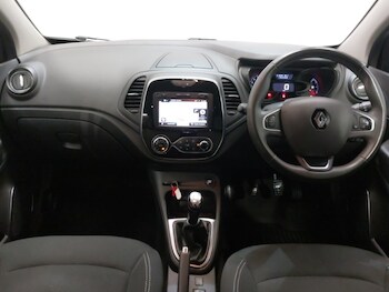 Used Renault Captur 2018 for sale - 77300052: Photo