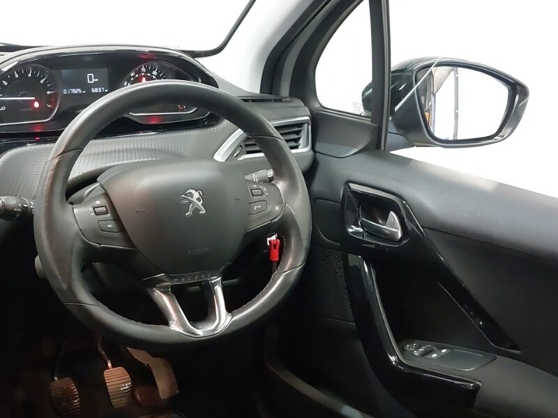 Used Peugeot 208 2017 for sale - 77933354: Photo 10