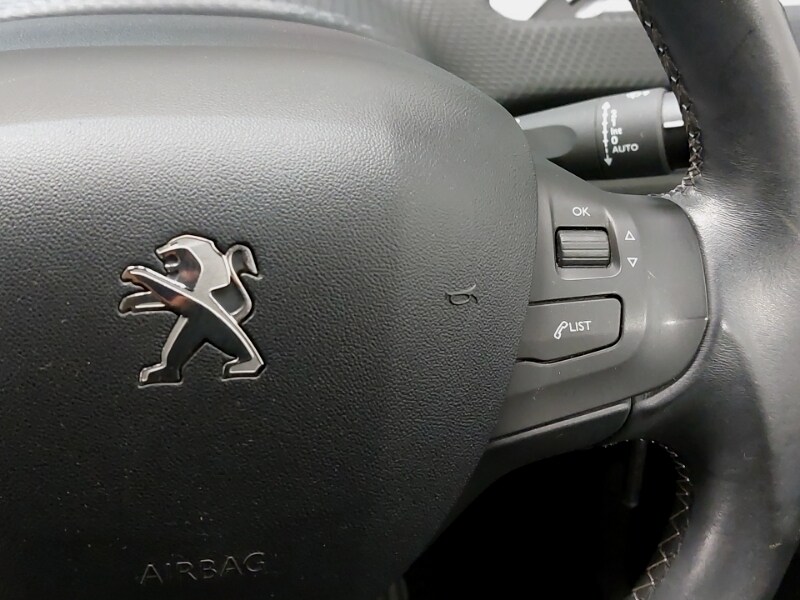 Used Peugeot 208 2017 for sale - 77933354: Photo 16