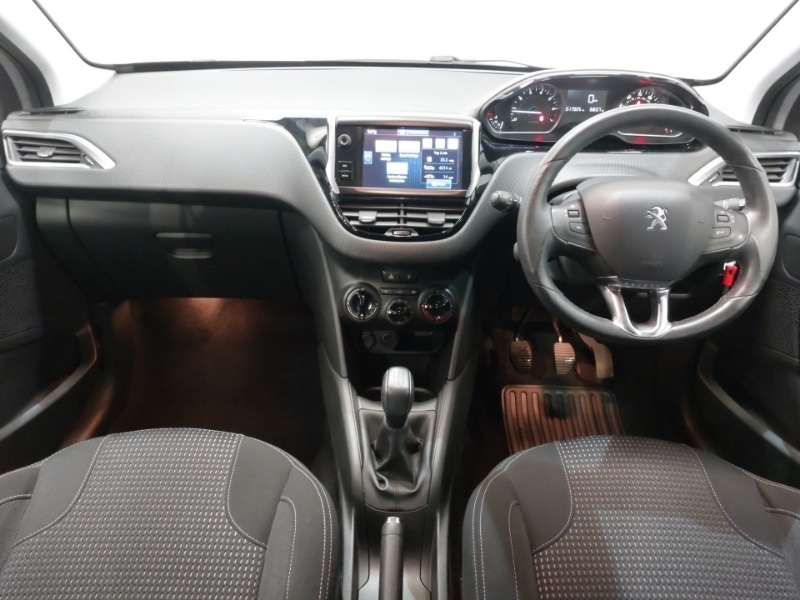 Used Peugeot 208 2017 for sale - 77933354: Photo 2