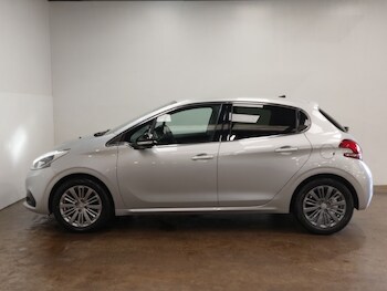 Used Peugeot 208 2017 for sale - 77933354: Photo