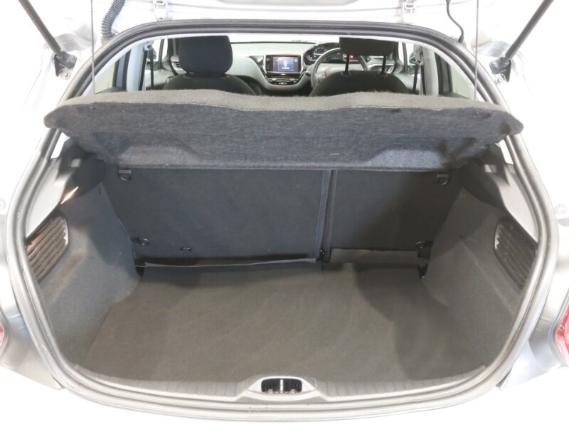 Used Peugeot 208 2017 for sale - 77933354: Photo 8