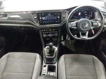 Used Volkswagen T-Roc 2018 for sale - 77475939: Photo