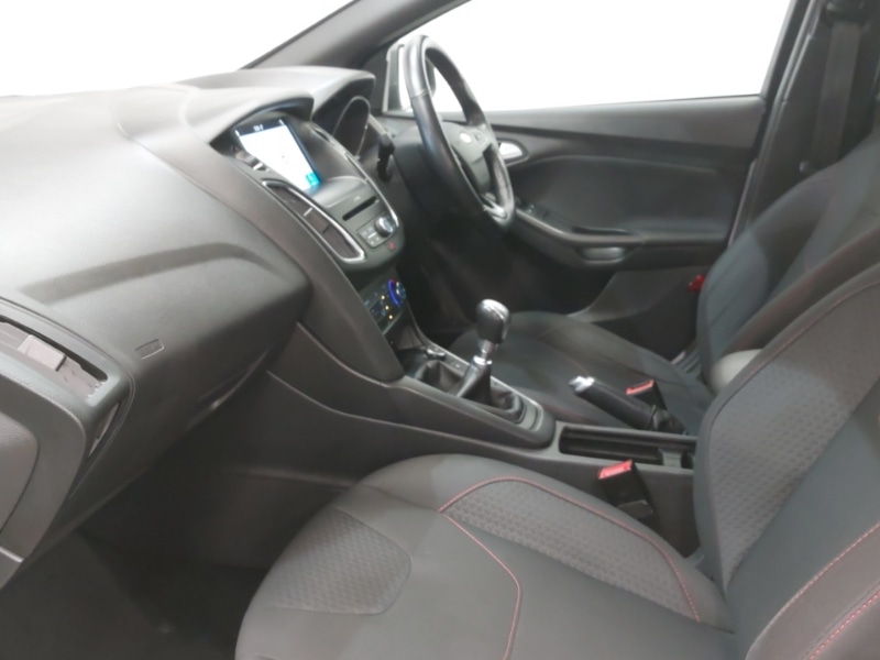 Used Ford Focus 2017 for sale - 77214237: Photo 5