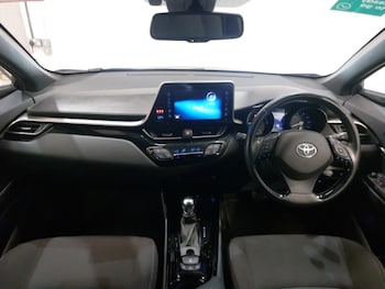 Used Toyota C-HR 2019 for sale - 78957182: Photo