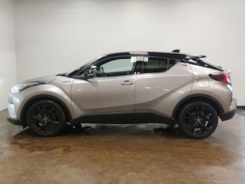 Used Toyota C-HR 2019 for sale - 78957182: Photo