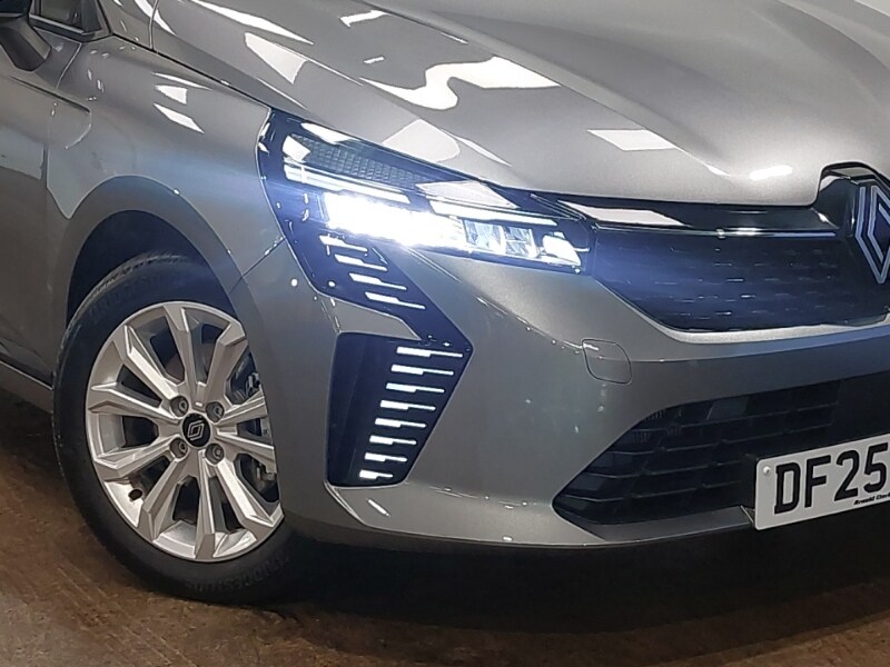 Used Renault Clio 2025 for sale - 77907373: Photo 9