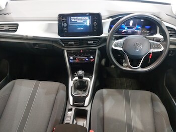 Used Volkswagen T-Roc 2022 for sale - 74248463: Photo