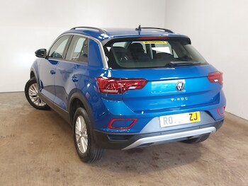 Used Volkswagen T-Roc 2022 for sale - 74248463: Photo