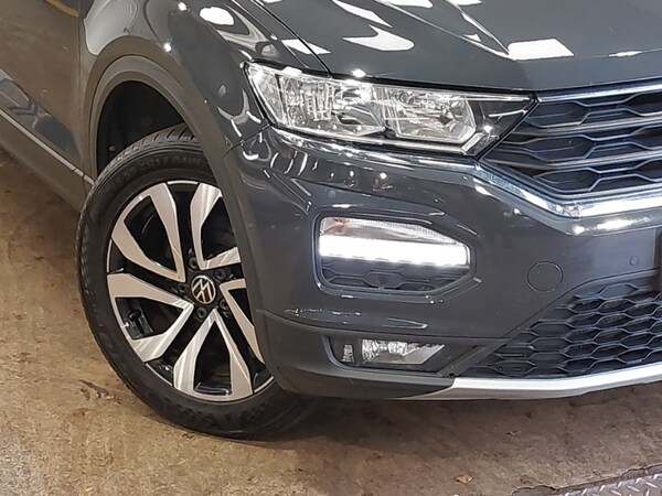 Used Volkswagen T-Roc 2022 for sale - 76254650: Photo 9