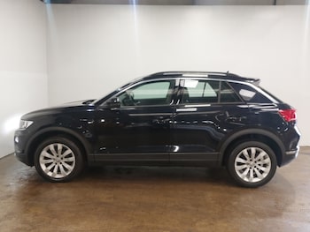 Used Volkswagen T-Roc 2019 for sale - 77702185: Photo