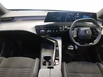 Used Peugeot 3008 2024 for sale - 77585104: Photo