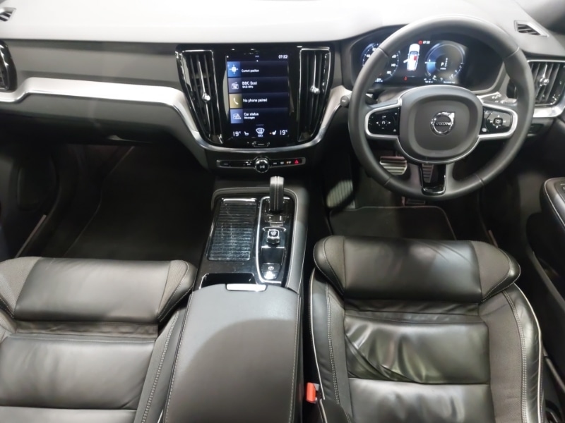 Used Volvo V60 2022 for sale - 77278129: Photo 2