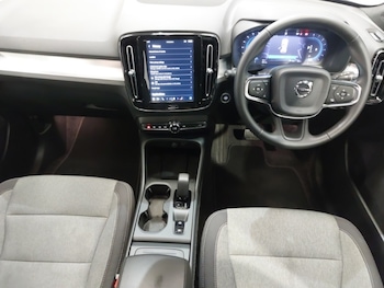 Used Volvo XC40 2024 for sale - 76221158: Photo 2