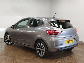 Used Renault Clio 2023 for sale - 78952847: Photo