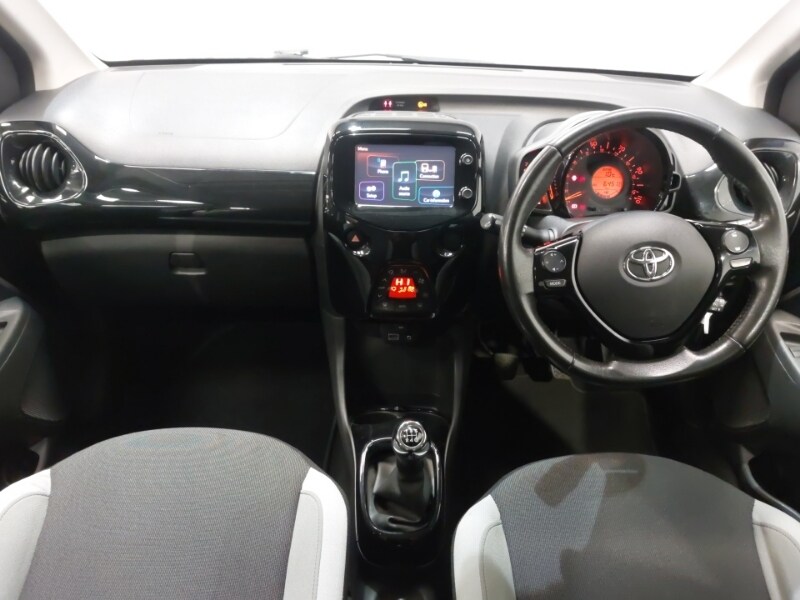 Used Toyota AYGO 2017 for sale - 77907389: Photo 2