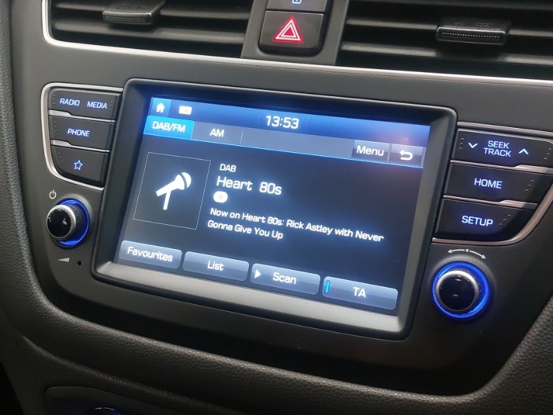 Used Hyundai i20 2019 for sale - 76483840: Photo 14