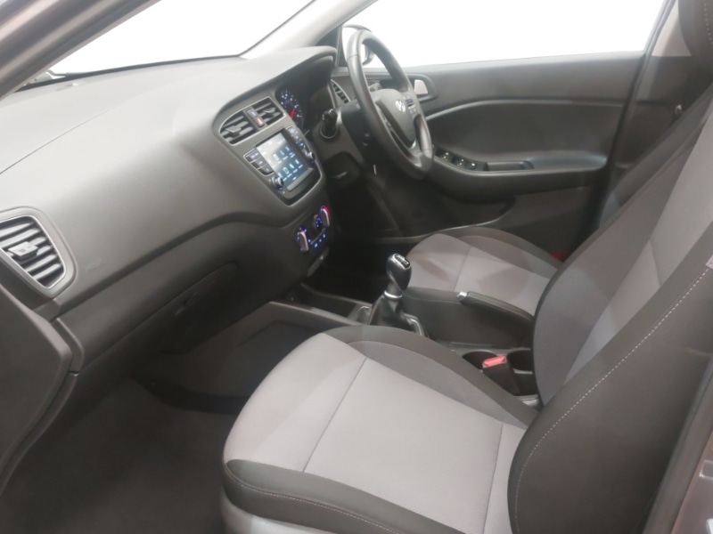 Used Hyundai i20 2019 for sale - 76483840: Photo 5