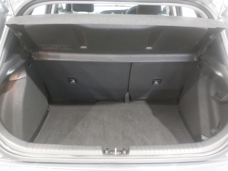 Used Hyundai i20 2019 for sale - 76483840: Photo 8