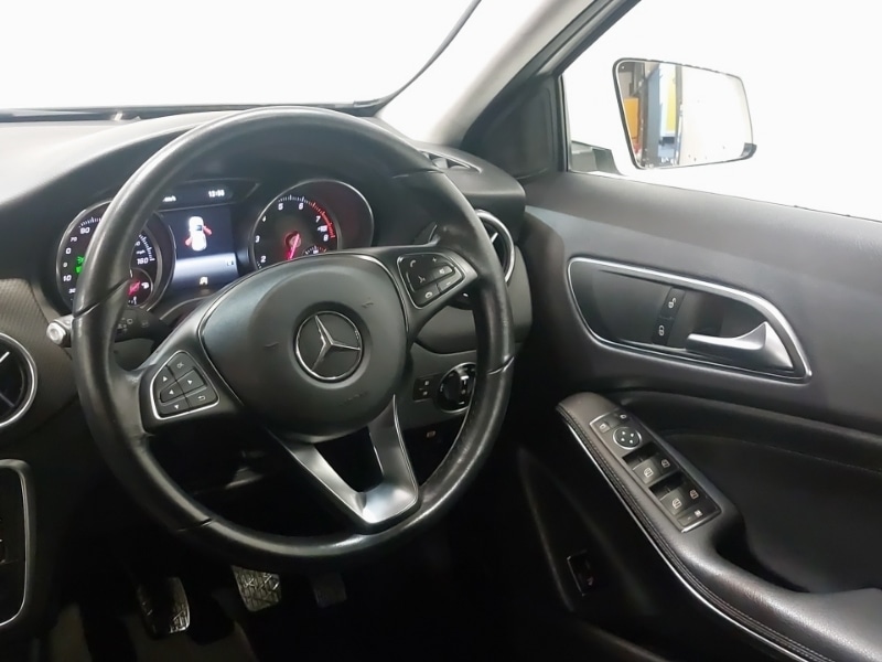 Used Mercedes-Benz GLA 2018 for sale - 76880205: Photo 10