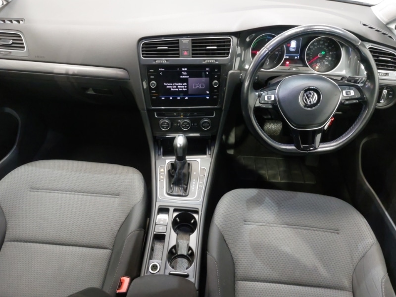 Used Volkswagen Golf 2020 for sale - 76741705: Photo 2