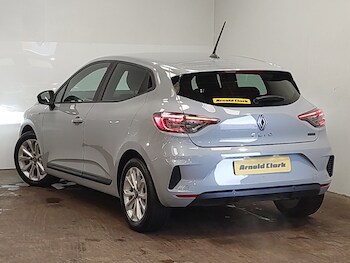 Used Renault Clio 2024 for sale - 77596462: Photo