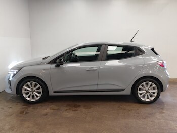 Used Renault Clio 2024 for sale - 77596462: Photo