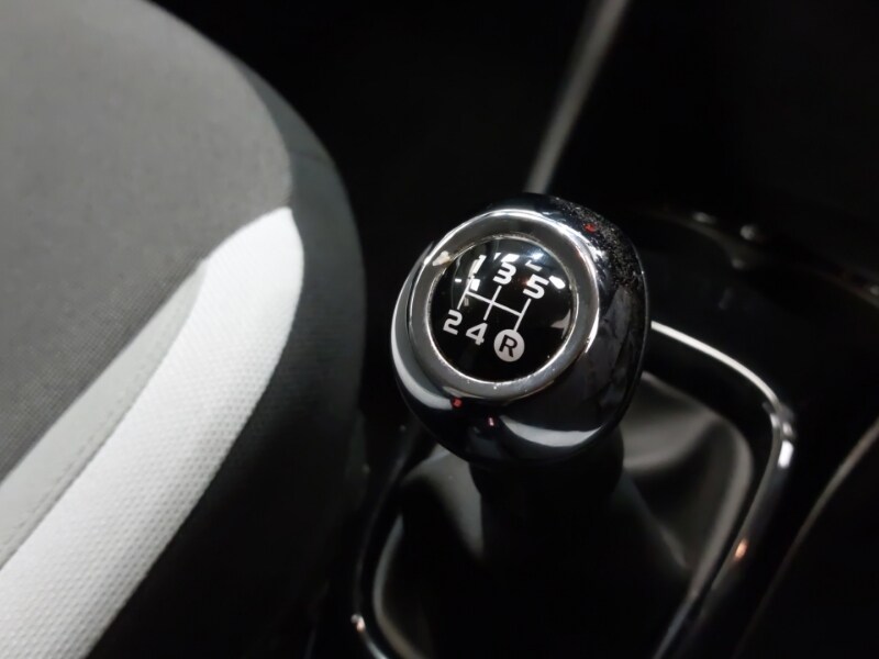 Used Toyota AYGO 2017 for sale - 76651657: Photo 12