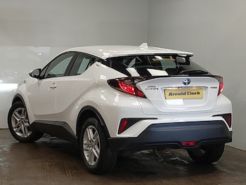Used Toyota C-HR 2023 for sale - 78654215: Photo