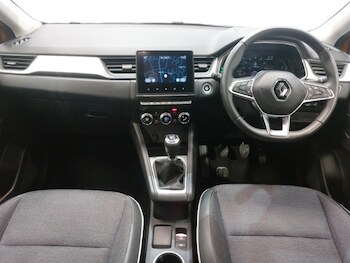 Used Renault Captur 2022 for sale - 76052104: Photo 2