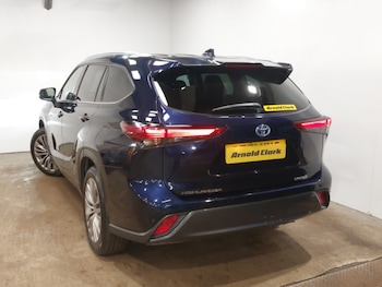 Used Toyota Highlander 2021 for sale - 77761275: Photo