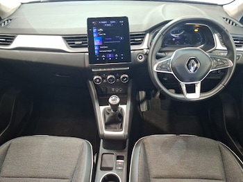Used Renault Captur 2021 for sale - 79411657: Photo