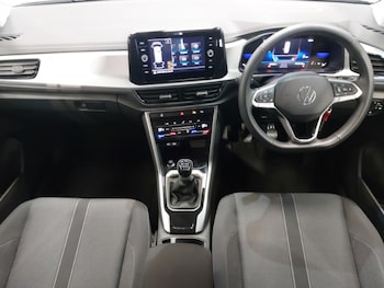 Used Volkswagen T-Roc 2023 for sale - 75664144: Photo