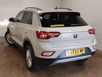Used Volkswagen T-Roc 2023 for sale - 75664144: Photo