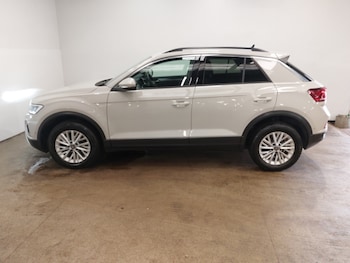 Used Volkswagen T-Roc 2023 for sale - 75664144: Photo