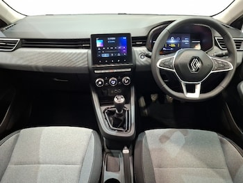 Used Renault Clio 2024 for sale - 79493138: Photo