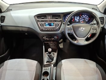 Used Hyundai i20 2016 for sale - 79273993: Photo