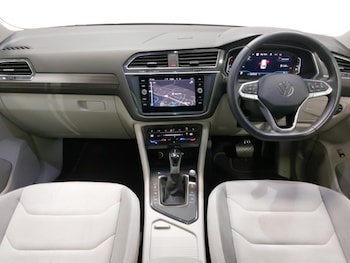 Used Volkswagen Tiguan Allspace 2023 for sale - 78563710: Photo