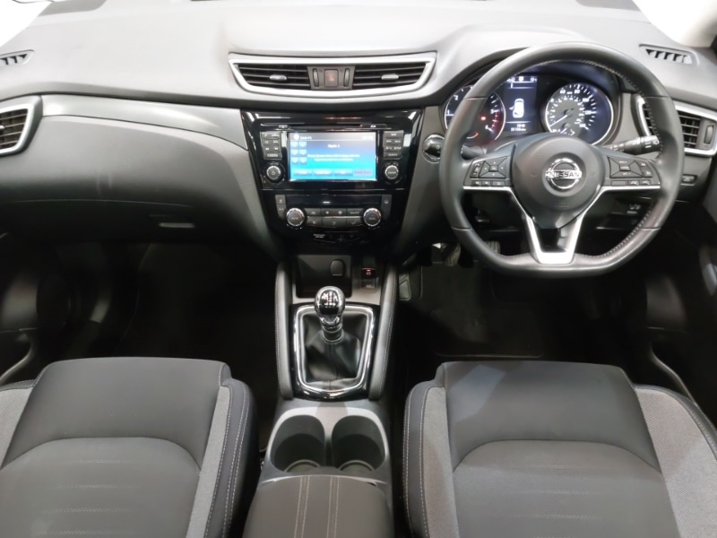 Used Nissan Qashqai 2017 for sale - 76289356: Photo 2