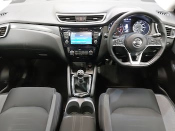 Used Nissan Qashqai 2017 for sale - 76289356: Photo