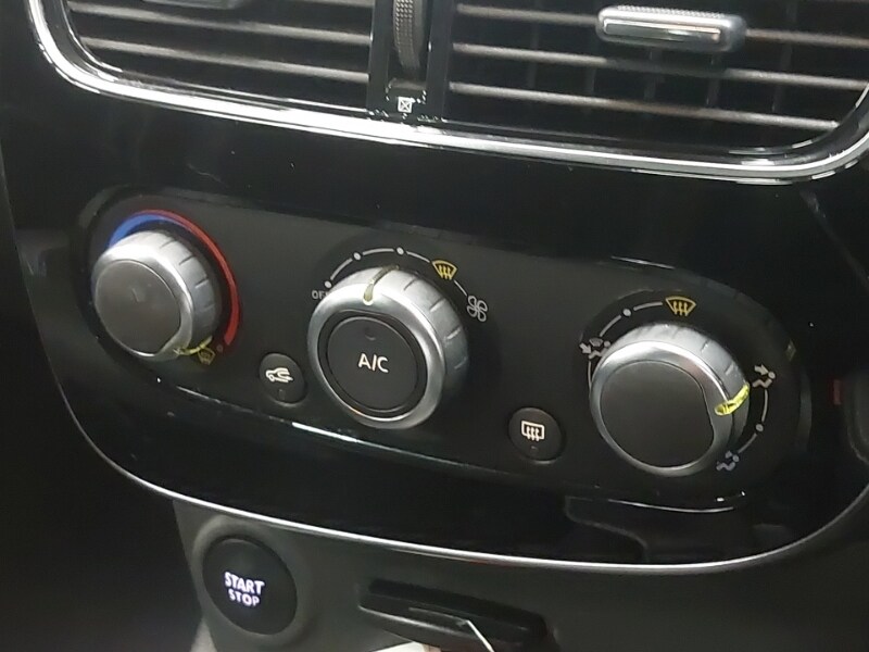 Used Renault Clio 2019 for sale - 76897570: Photo 13