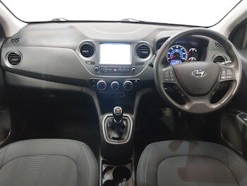 Used Hyundai i10 2019 for sale - 77228775: Photo