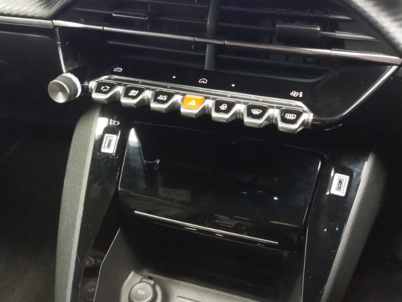 Used Peugeot 2008 2023 for sale - 76713633: Photo 13