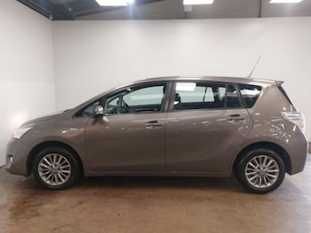 Used Toyota Verso 2018 for sale - 75775231: Photo