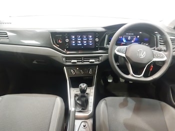 Used Volkswagen Polo 2024 for sale - 77623518: Photo