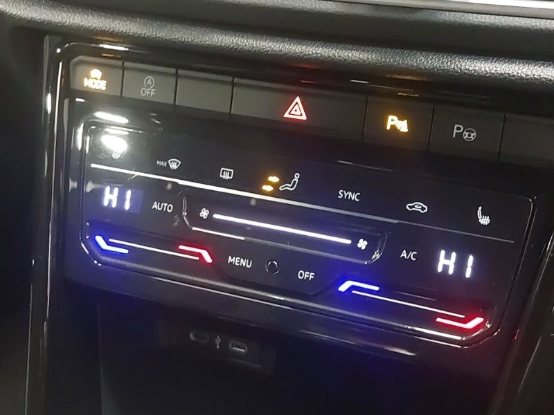 Used Volkswagen T-Roc 2023 for sale - 77596442: Photo 13