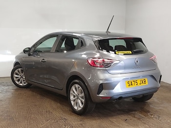 Used Renault Clio 2025 for sale - 78987648: Photo