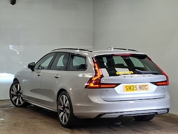 Used Volvo V90 2025 for sale - 79056507: Photo