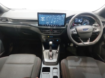 Used Ford Focus 2023 for sale - 76120907: Photo 2
